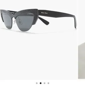 100% Authentic Miu Miu sunglasses worn once. Miu Miu | Accessories | 0 Authentic Miu Miu Sunglasses Worn  main image 2